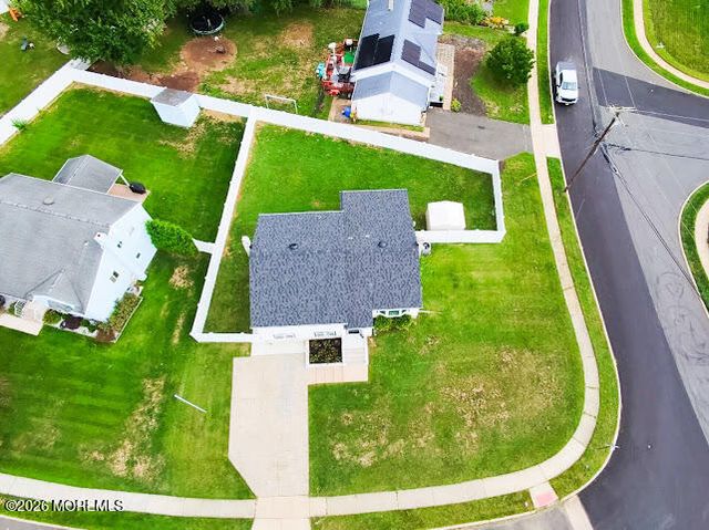 8 Forsgate Drive, Freehold, NJ 07728