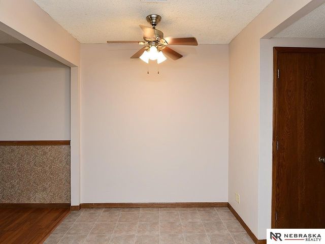 3325 Neerpark Drive, Lincoln, NE 68506