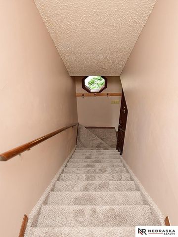 3325 Neerpark Drive, Lincoln, NE 68506
