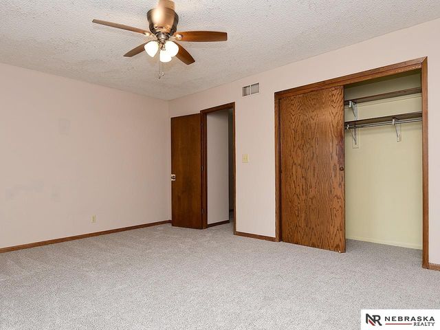 3325 Neerpark Drive, Lincoln, NE 68506