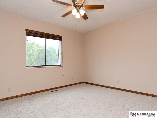 3325 Neerpark Drive, Lincoln, NE 68506