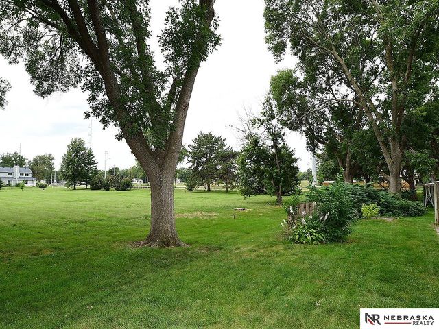 3325 Neerpark Drive, Lincoln, NE 68506