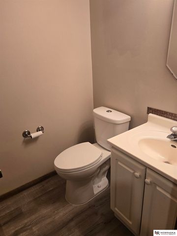 3325 Neerpark Drive, Lincoln, NE 68506