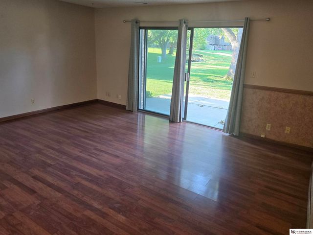 3325 Neerpark Drive, Lincoln, NE 68506