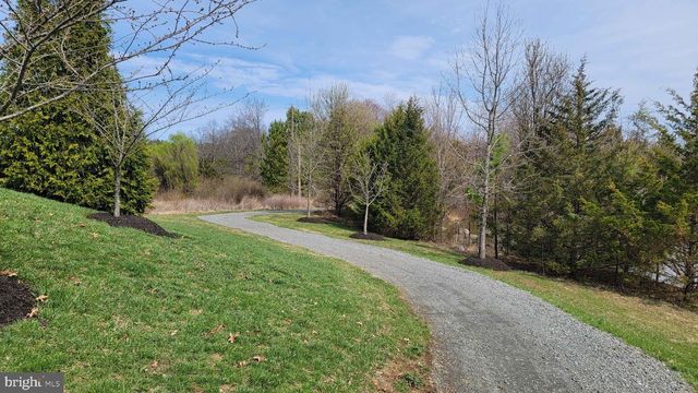 26760 CRUSHER DR, Chantilly, VA 20152