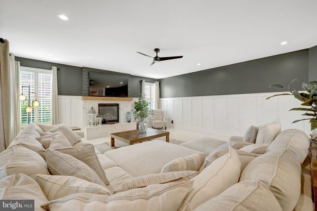 26760 CRUSHER DR, Chantilly, VA 20152