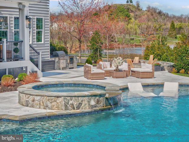 26760 CRUSHER DR, Chantilly, VA 20152