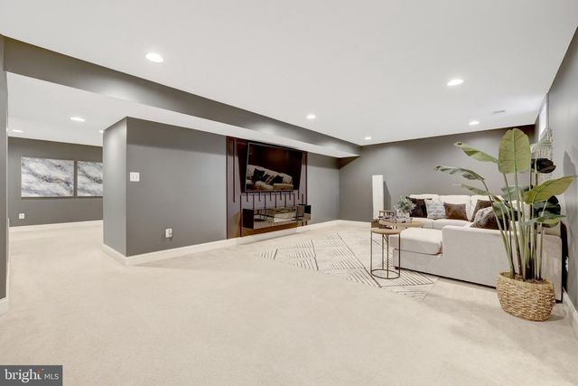 26760 CRUSHER DR, Chantilly, VA 20152