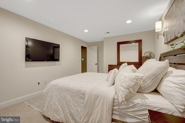 26760 CRUSHER DR, Chantilly, VA 20152