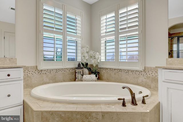 26760 CRUSHER DR, Chantilly, VA 20152