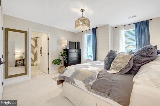 26760 CRUSHER DR, Chantilly, VA 20152