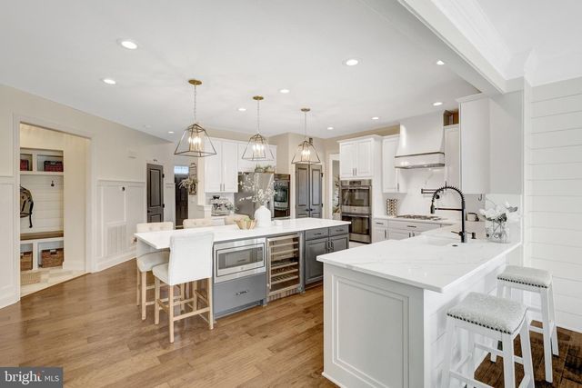 26760 CRUSHER DR, Chantilly, VA 20152