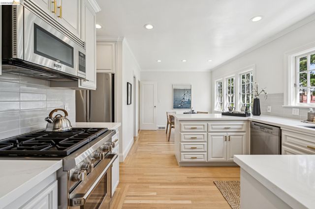 132 Caperton, Piedmont, CA 94611