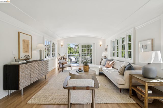 132 Caperton, Piedmont, CA 94611