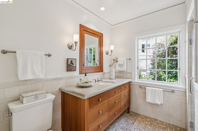 132 Caperton, Piedmont, CA 94611