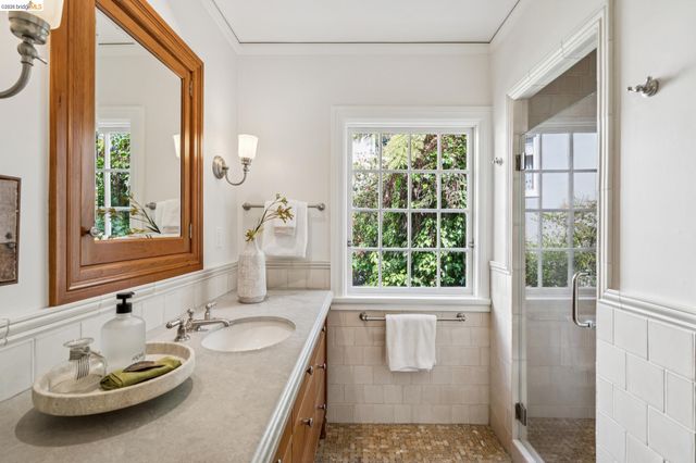 132 Caperton, Piedmont, CA 94611
