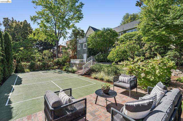 132 Caperton, Piedmont, CA 94611