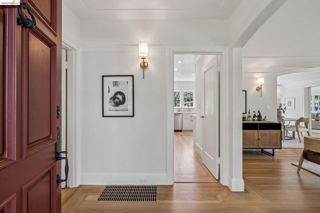 132 Caperton, Piedmont, CA 94611