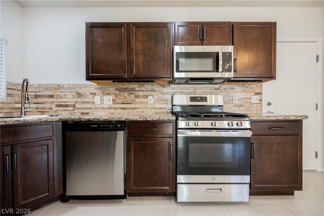 4512 Blue Magic Way, North Las Vegas, NV 89031