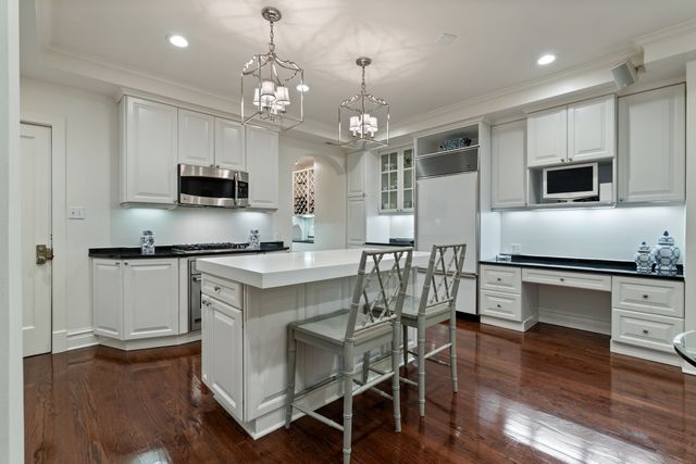 3500 N Lake Shore Drive 3C, Chicago, IL 60657