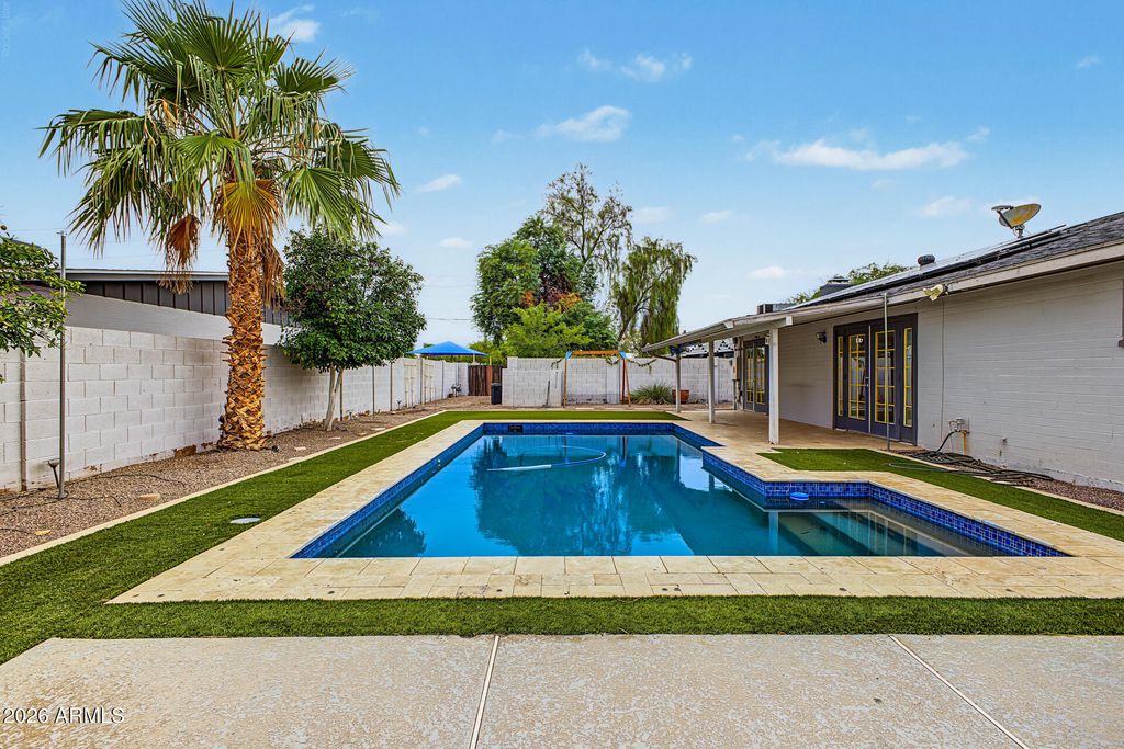 1537 E BISHOP Drive, Tempe, AZ 85282 — photo 3