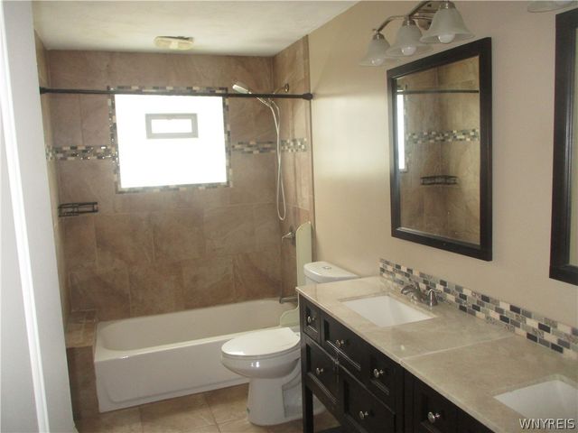 4225 East Frontier Drive, Hamburg, NY 14219