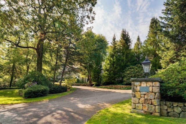200 Cliff Rd, Wellesley, MA 02481