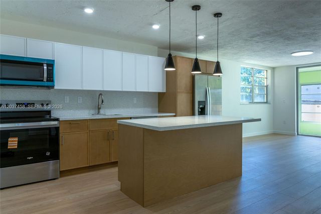 7300 NW 17th St 112, Plantation, FL 33313