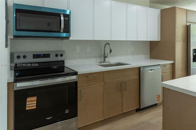 7300 NW 17th St 112, Plantation, FL 33313