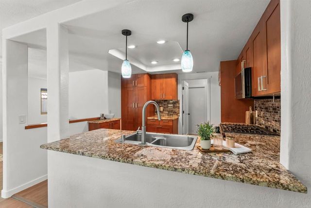 3051 Corte Trabuco, Carlsbad, CA 92009