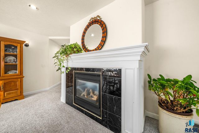 1215 S 5th Ave, Sioux Falls, SD 57105