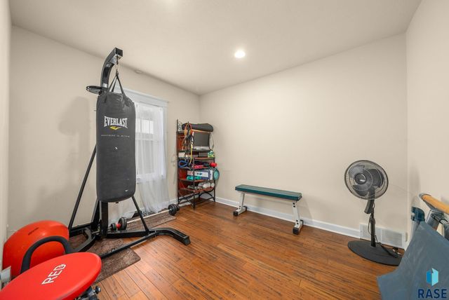 1215 S 5th Ave, Sioux Falls, SD 57105