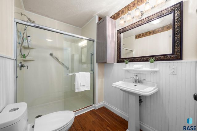 1215 S 5th Ave, Sioux Falls, SD 57105