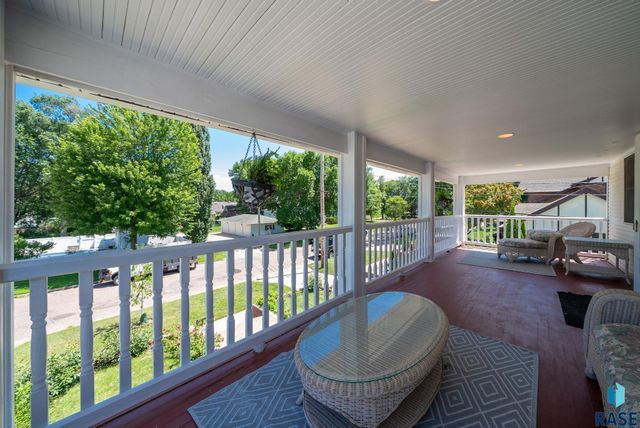 1215 S 5th Ave, Sioux Falls, SD 57105