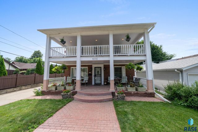 1215 S 5th Ave, Sioux Falls, SD 57105
