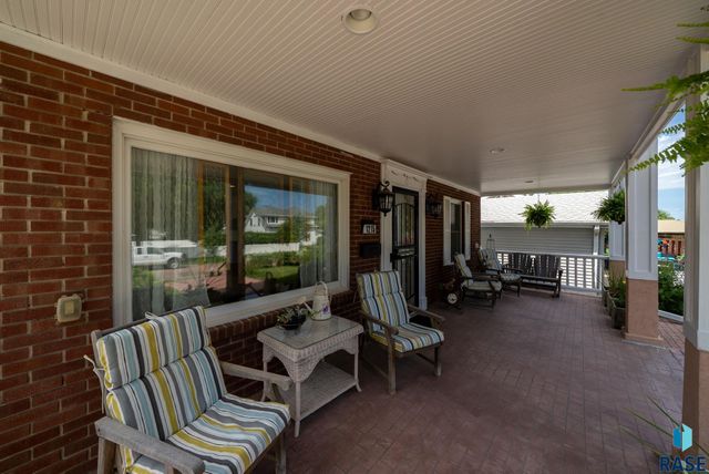 1215 S 5th Ave, Sioux Falls, SD 57105