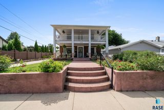 1215 S 5th Ave, Sioux Falls, SD 57105