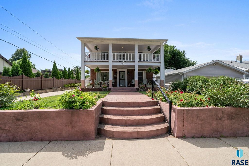 1215 S 5th Ave, Sioux Falls, SD 57105