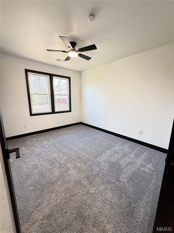 28 Park Street, Farmington, MO 63640