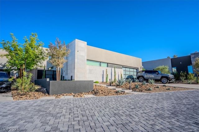 12 Falling Canyon Court, Henderson, NV 89011