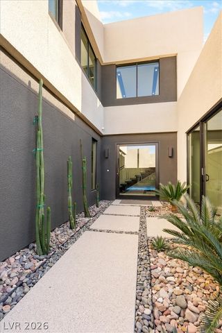 12 Falling Canyon Court, Henderson, NV 89011