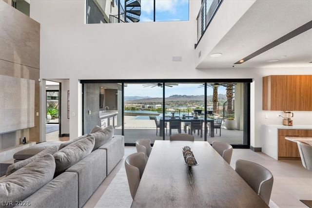 12 Falling Canyon Court, Henderson, NV 89011