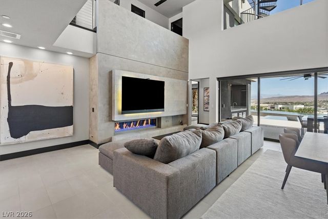 12 Falling Canyon Court, Henderson, NV 89011