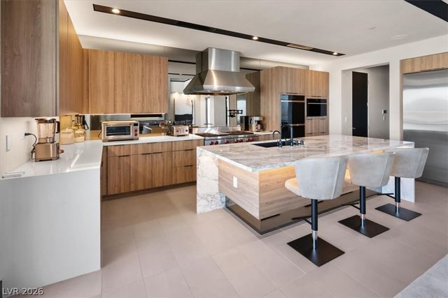 12 Falling Canyon Court, Henderson, NV 89011