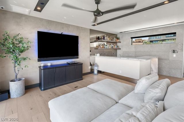 12 Falling Canyon Court, Henderson, NV 89011