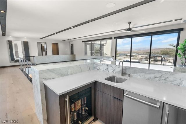 12 Falling Canyon Court, Henderson, NV 89011