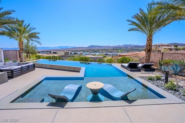 12 Falling Canyon Court, Henderson, NV 89011