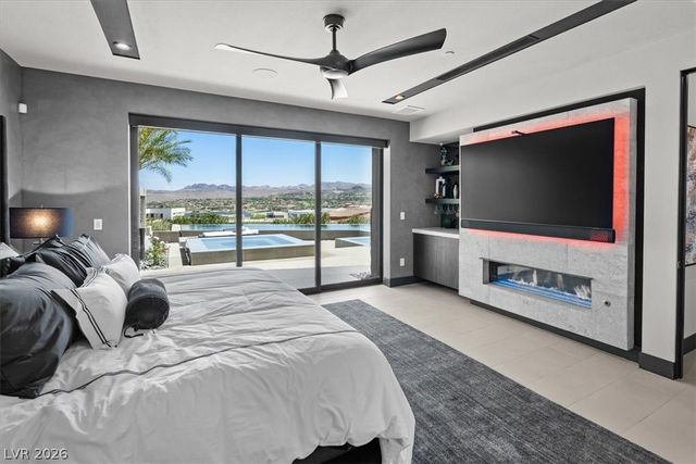 12 Falling Canyon Court, Henderson, NV 89011