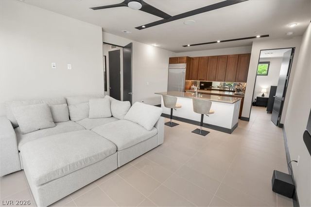12 Falling Canyon Court, Henderson, NV 89011