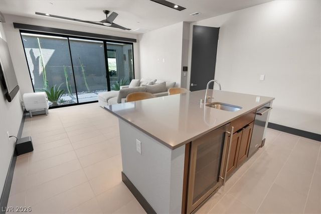 12 Falling Canyon Court, Henderson, NV 89011